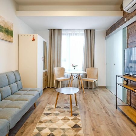 Bright Apartments Moments Away From Herastrau Park, Mall And Metro Bucarest Extérieur photo