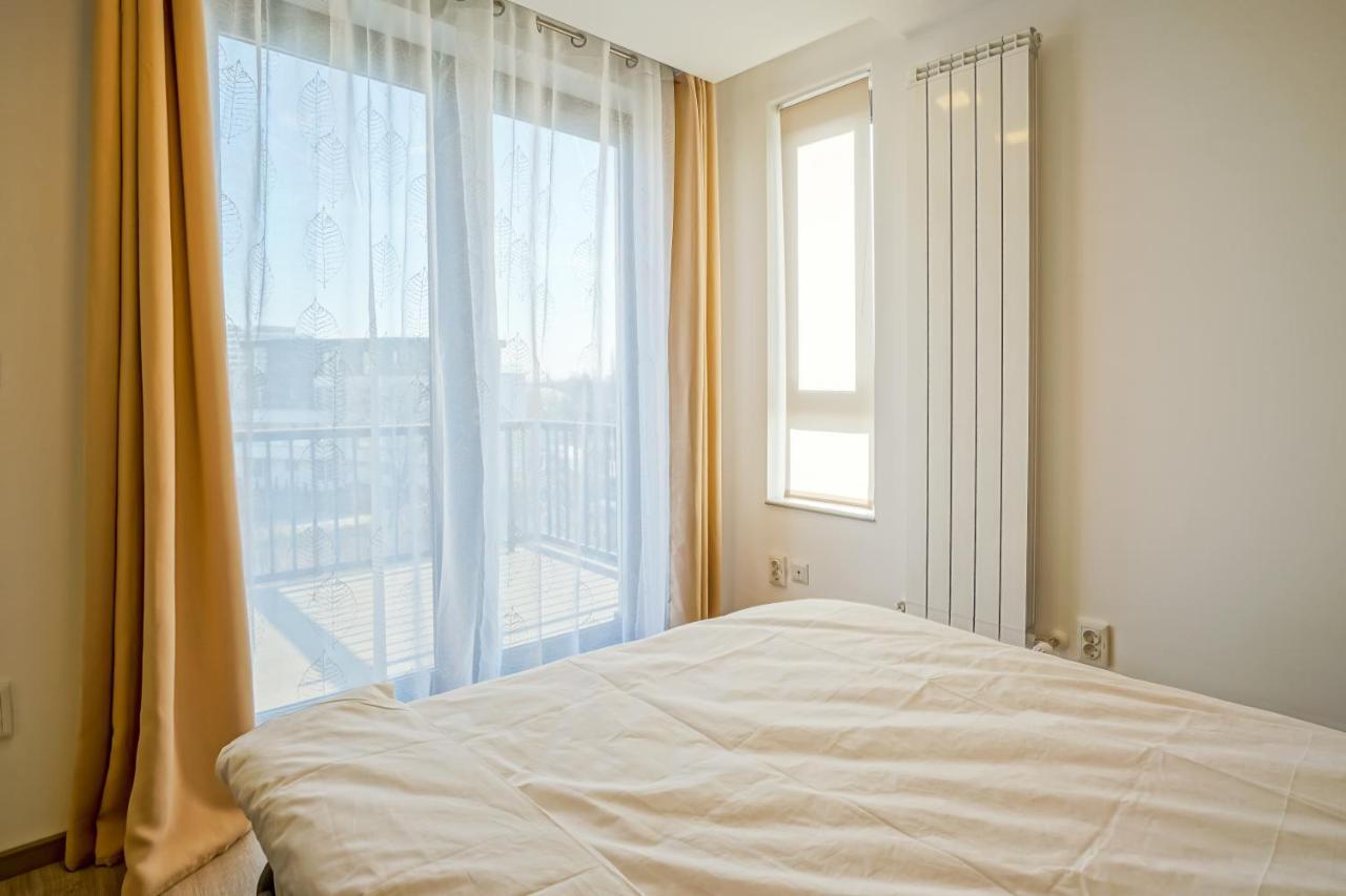 Bright Apartments Moments Away From Herastrau Park, Mall And Metro Bucarest Extérieur photo