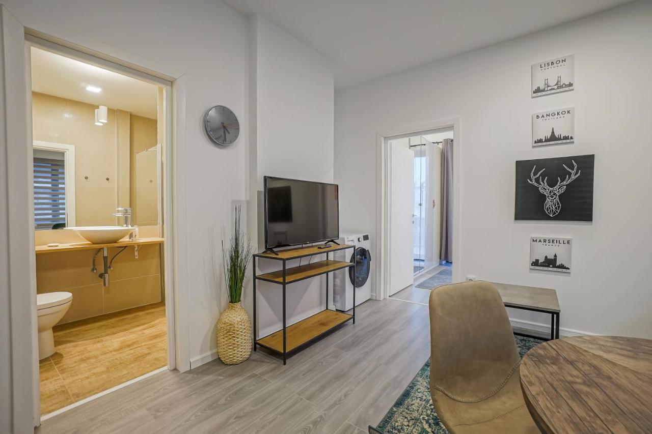 Bright Apartments Moments Away From Herastrau Park, Mall And Metro Bucarest Extérieur photo