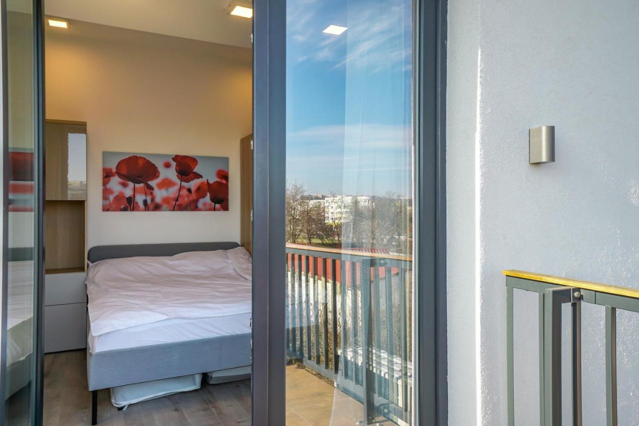 Bright Apartments Moments Away From Herastrau Park, Mall And Metro Bucarest Extérieur photo