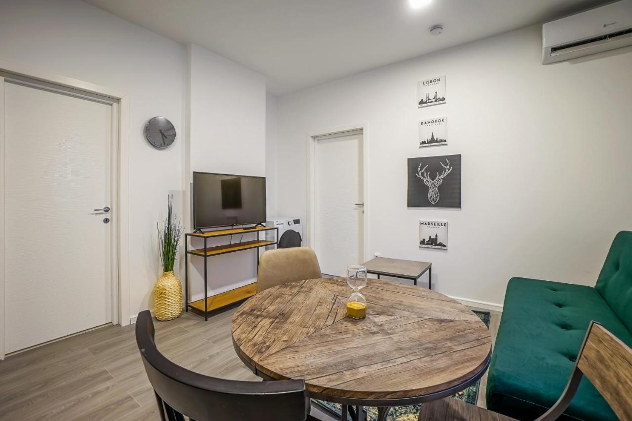 Bright Apartments Moments Away From Herastrau Park, Mall And Metro Bucarest Extérieur photo