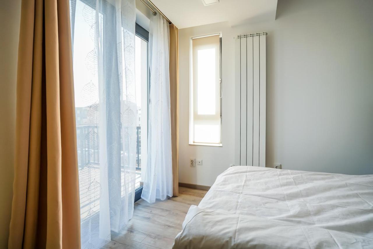 Bright Apartments Moments Away From Herastrau Park, Mall And Metro Bucarest Extérieur photo