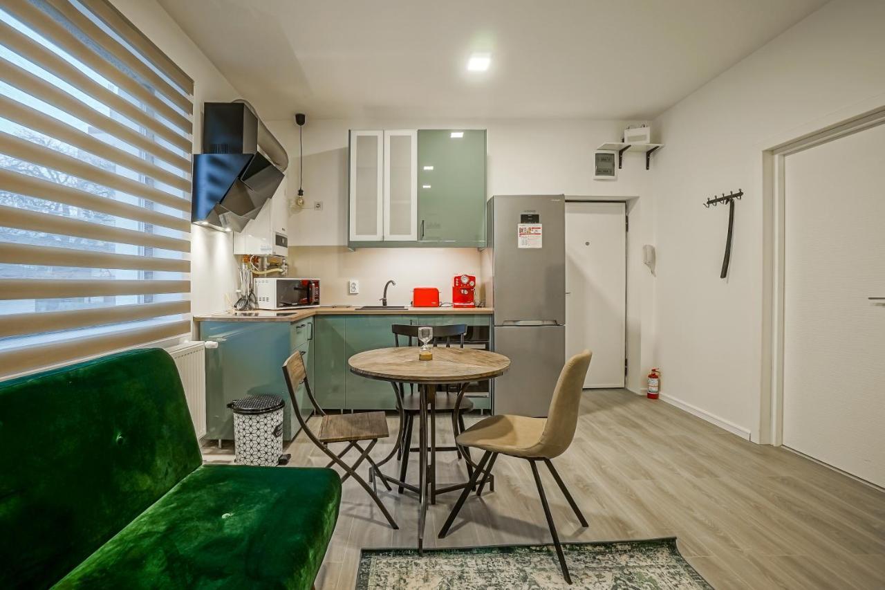 Bright Apartments Moments Away From Herastrau Park, Mall And Metro Bucarest Extérieur photo