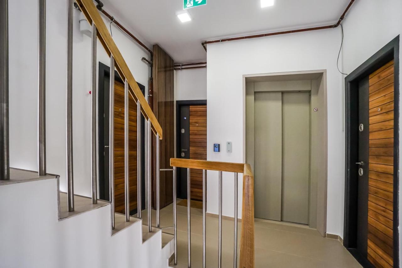 Bright Apartments Moments Away From Herastrau Park, Mall And Metro Bucarest Extérieur photo