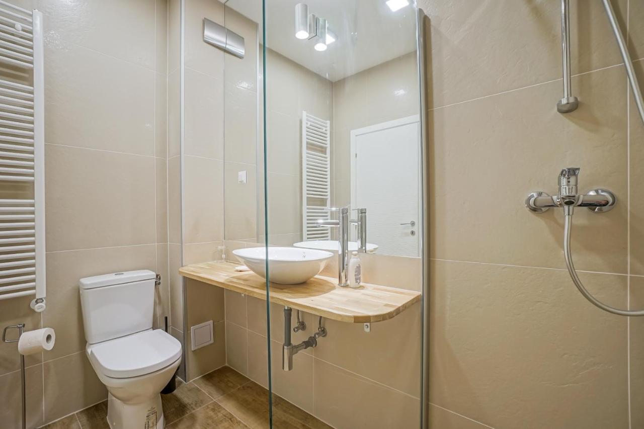 Bright Apartments Moments Away From Herastrau Park, Mall And Metro Bucarest Extérieur photo