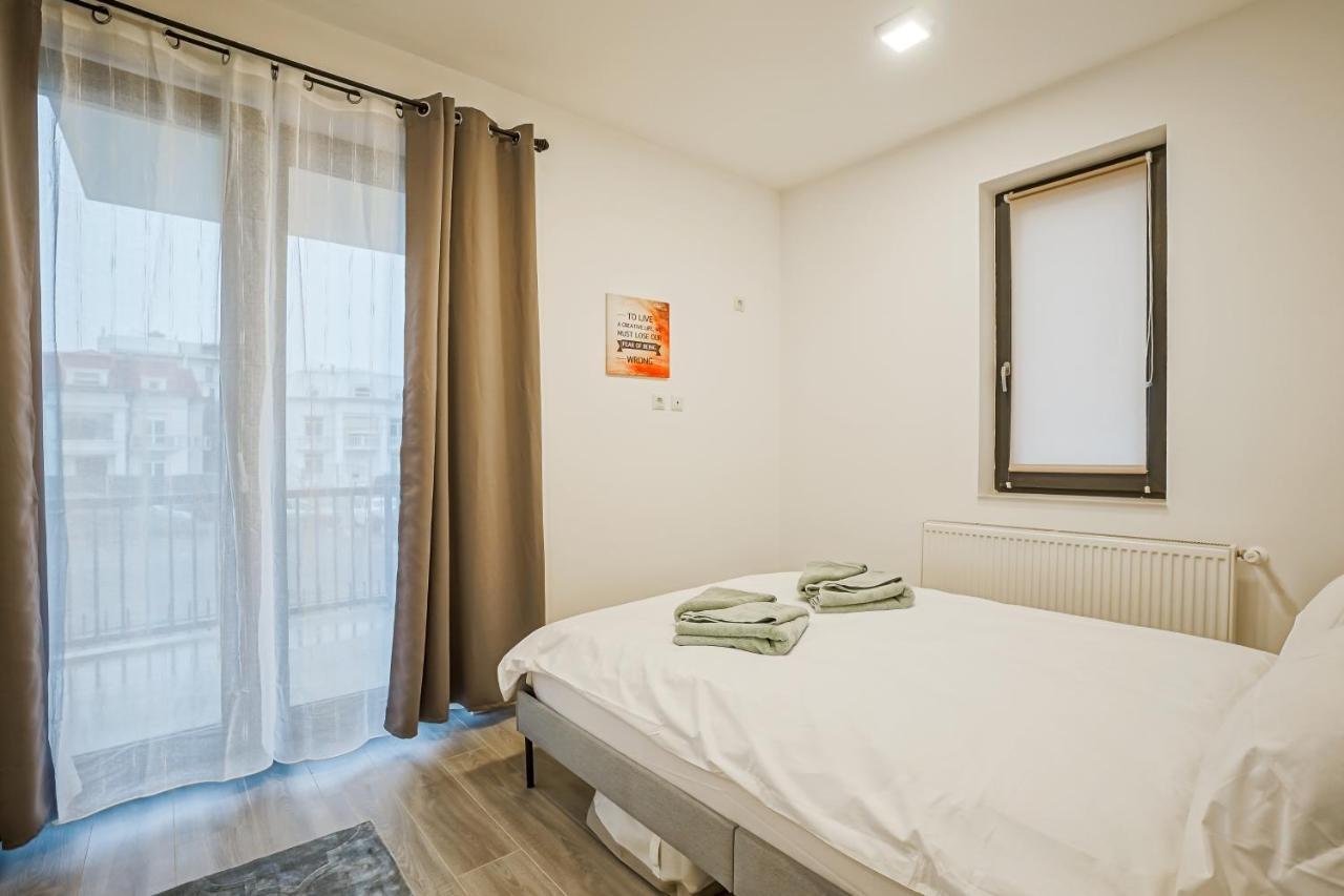 Bright Apartments Moments Away From Herastrau Park, Mall And Metro Bucarest Extérieur photo